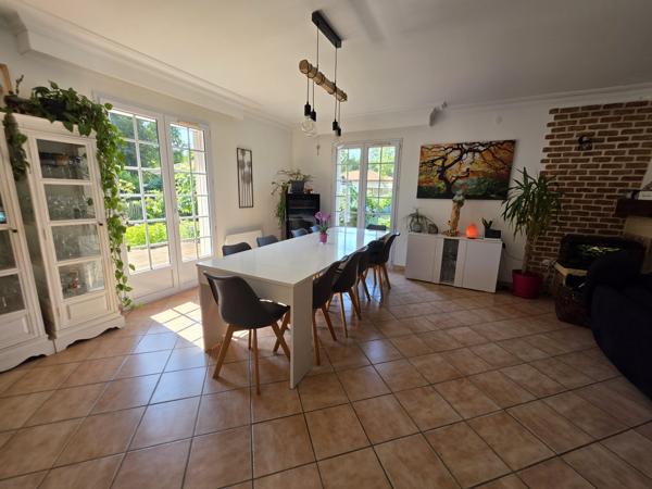Maison
         6 pièces
        - 163 m² Exclusivité 662 000 € *