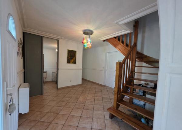 Maison
         6 pièces
        - 163 m² Exclusivité 662 000 € *