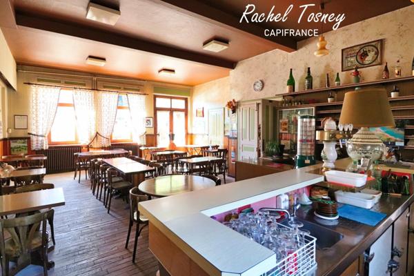 Dpt Haute-Saône (70), à vendre PLANCHER LES MINES, IMMEUBLE DE COMMERCE avec salle de réception et cour