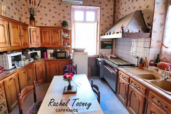 Dpt Haute-Saône (70), à vendre PLANCHER LES MINES, IMMEUBLE DE COMMERCE avec salle de réception et cour