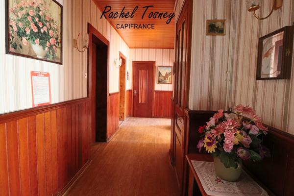 Dpt Haute-Saône (70), à vendre PLANCHER LES MINES, IMMEUBLE DE COMMERCE avec salle de réception et cour