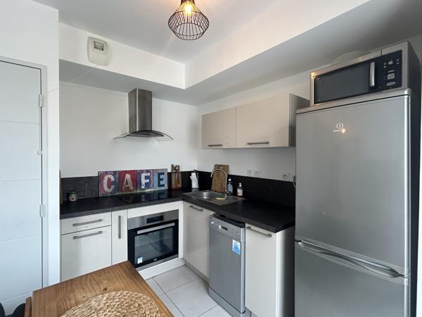 RESIDENCE RECENTE - BALCON - PARKING
