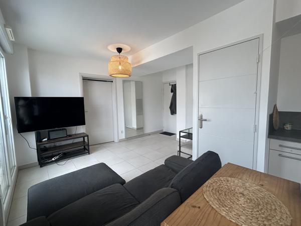 RESIDENCE RECENTE - BALCON - PARKING