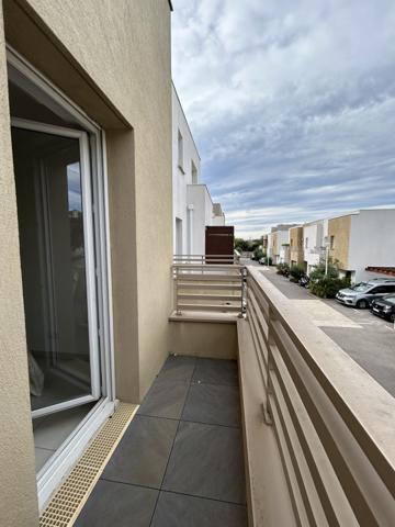 RESIDENCE RECENTE - BALCON - PARKING