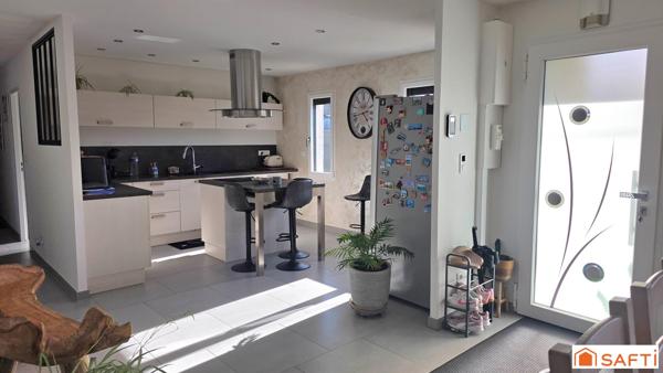 Pavillon T6 individuel, commodités de PLAIN PLIED entièrement clos avec garage, DPE C