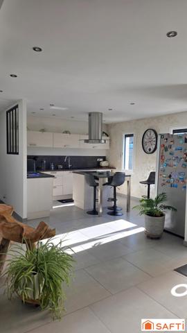Pavillon T6 individuel, commodités de PLAIN PLIED entièrement clos avec garage, DPE C
