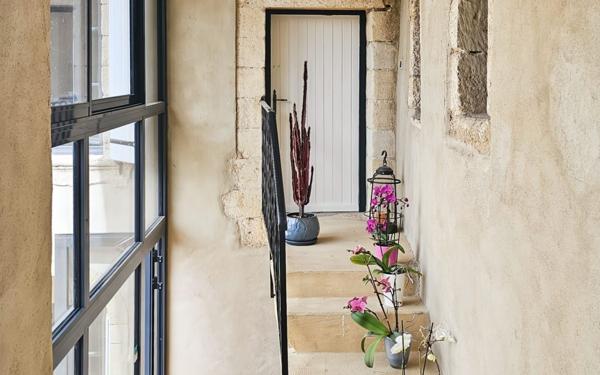 Maison à vendre    8 pièces •  Uzès