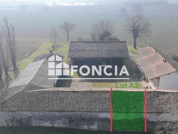 À vendre Local commercial 65 m² - Mionnay 01390