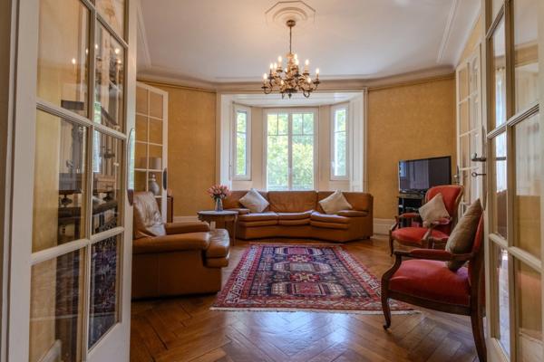 ***VISITE VIRTUELLE DISPONIBLE SUR DEMANDE...LYON 6e…BOULEVARD DES BELGES…APPARTEMENT BOURGEOIS 193 M² À RÉINVENTER…BALCON…ASCENSEUR***