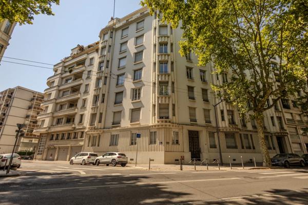 ***VISITE VIRTUELLE DISPONIBLE SUR DEMANDE...LYON 6e…BOULEVARD DES BELGES…APPARTEMENT BOURGEOIS 193 M² À RÉINVENTER…BALCON…ASCENSEUR***