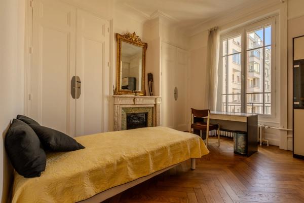 ***VISITE VIRTUELLE DISPONIBLE SUR DEMANDE...LYON 6e…BOULEVARD DES BELGES…APPARTEMENT BOURGEOIS 193 M² À RÉINVENTER…BALCON…ASCENSEUR***