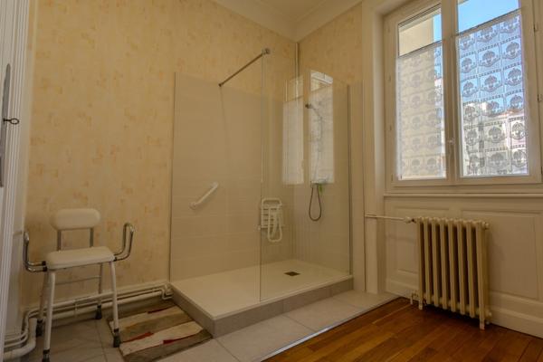 ***VISITE VIRTUELLE DISPONIBLE SUR DEMANDE...LYON 6e…BOULEVARD DES BELGES…APPARTEMENT BOURGEOIS 193 M² À RÉINVENTER…BALCON…ASCENSEUR***