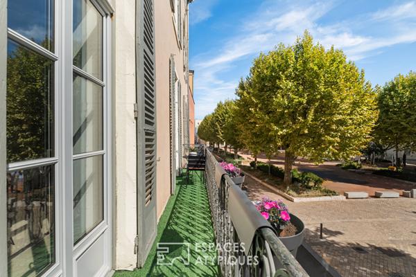 Appartement ancien rénové avec balcon