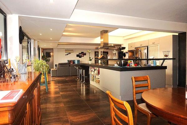 LOFT 270 m² + 235 m² COMBLES AMÉNAGEABLES ? TERRASSE ? DOUBLE GARAGE