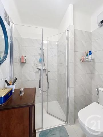Maison à vendre  8 pièces - 175 m 2   ST RAPHAEL  - 83