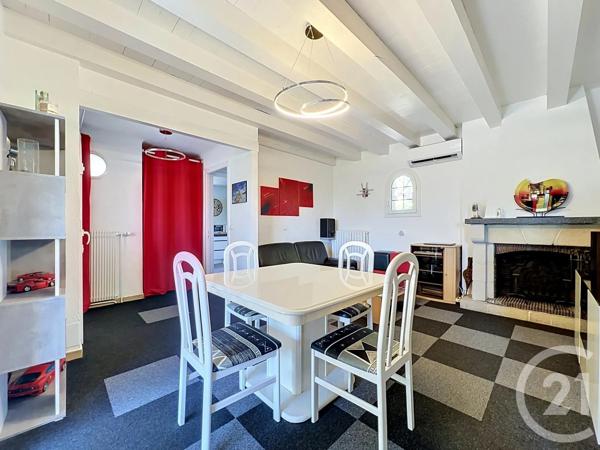 Maison à vendre  8 pièces - 175 m 2   ST RAPHAEL  - 83