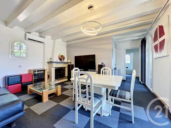 Maison à vendre  8 pièces - 175 m 2   ST RAPHAEL  - 83