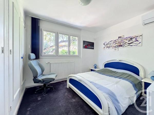 Maison à vendre  8 pièces - 175 m 2   ST RAPHAEL  - 83