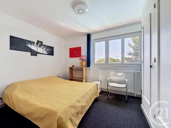 Maison à vendre  8 pièces - 175 m 2   ST RAPHAEL  - 83
