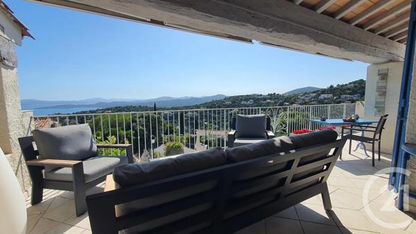 Maison à vendre  8 pièces - 175 m 2   ST RAPHAEL  - 83