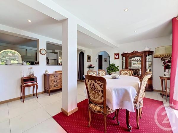 Maison à vendre  8 pièces - 175 m 2   ST RAPHAEL  - 83