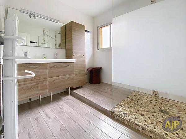 Maison à vendre Lege Cap Ferret - 6 pièces, 138m² avec 5 chambre(s) à 622 745€ - AJP Immobilier Lège-Cap-Ferret