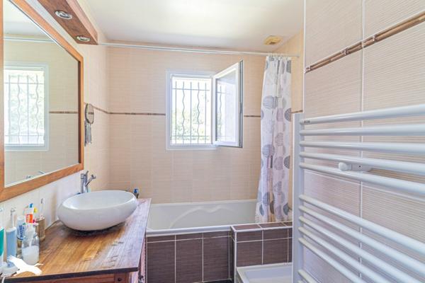 Maison à vendre 365 680 € Léognan 4 p 80,8 m² DPE C