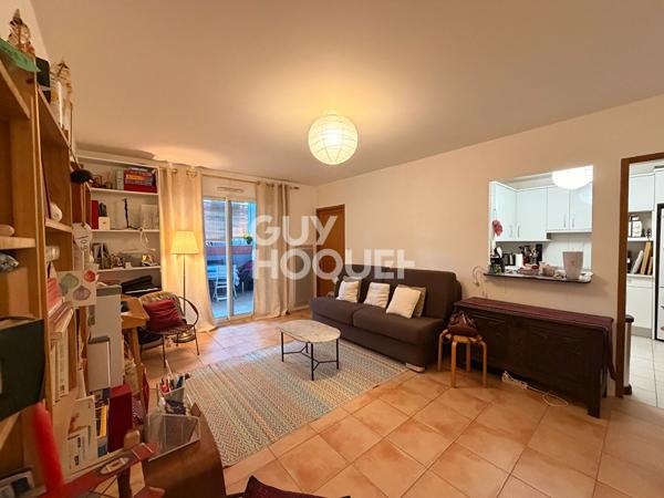 DEUX PIECES DE 42 M² AVEC TERRASSE