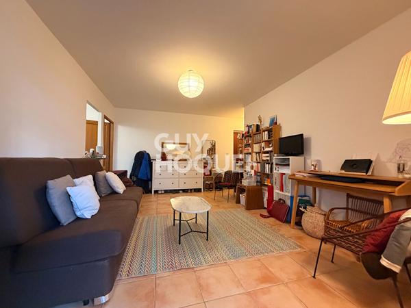 DEUX PIECES DE 42 M² AVEC TERRASSE