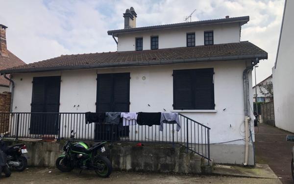 Immeuble à vendre    9 pièces • 220 m2 Longjumeau