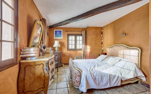 Appartement à vendre    4 pièces • 63,57 m2 Vanves