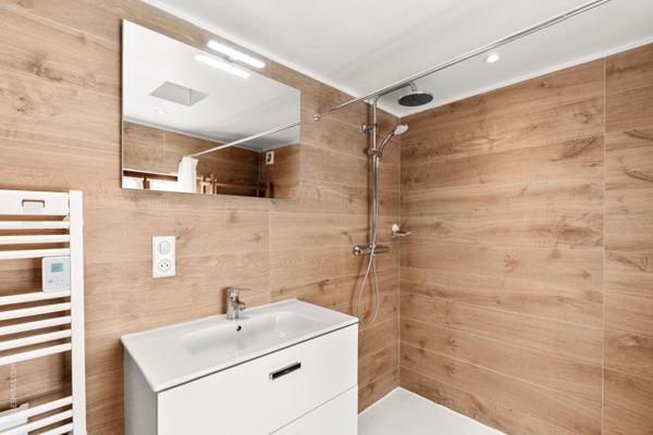 Superbe appartement rénové avec 2 terrasses au coeur du villagets