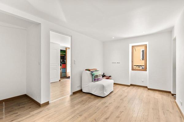 Superbe appartement rénové avec 2 terrasses au coeur du villagets