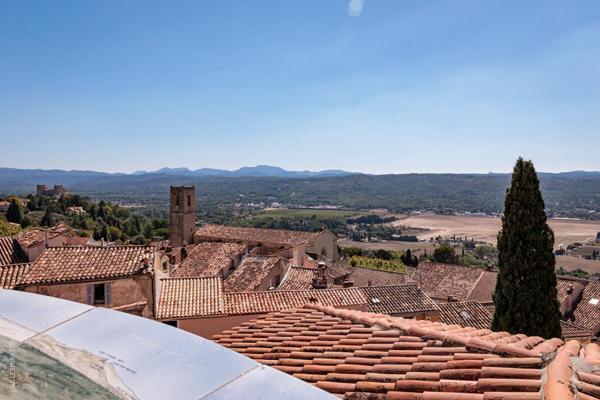 Superbe appartement rénové avec 2 terrasses au coeur du villagets