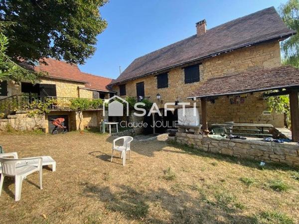 Anciens Corps de Ferme - 255 m² Habitables - Terrain de 1940 m² avec puits