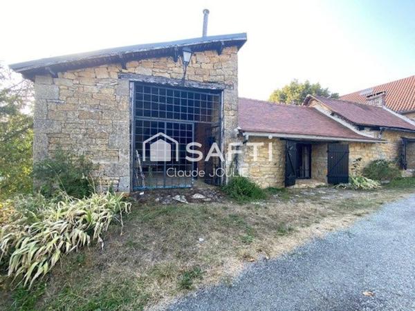 Anciens Corps de Ferme - 255 m² Habitables - Terrain de 1940 m² avec puits