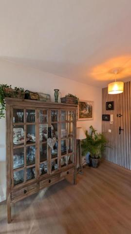 GRAND T2  AVEC TERRASSE PARKING ET CAVE . EMPLACEMENT EXCEPTIONNEL AU C?UR DE BOULOURIS