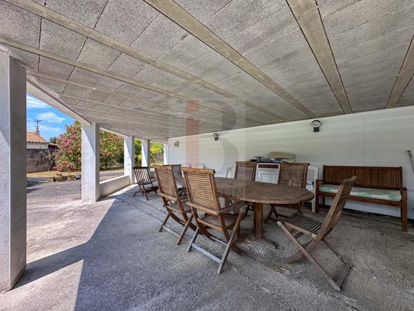 Maison 4 ch avec piscine, garage et grand terrain