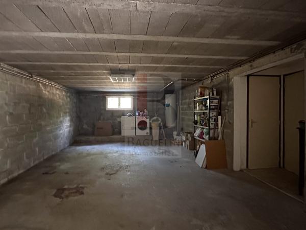 Maison 4 ch avec piscine, garage et grand terrain
