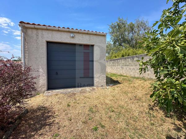 Maison 4 ch avec piscine, garage et grand terrain