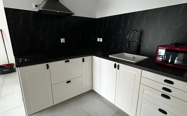 Appartement à louer    3 pièces •  Istres