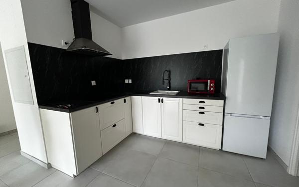 Appartement à louer    3 pièces •  Istres