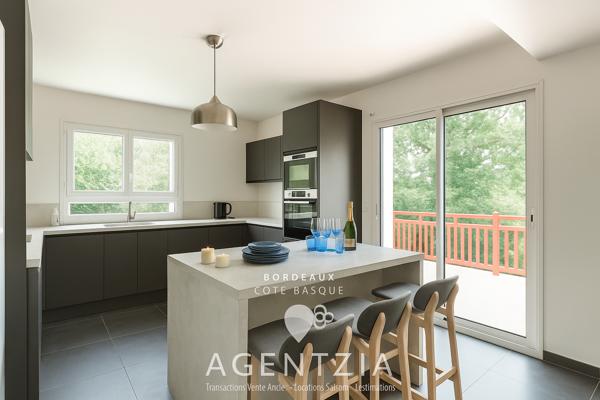 Bassussarry (64200) Bassussarry maison sur le Golf avec piscine