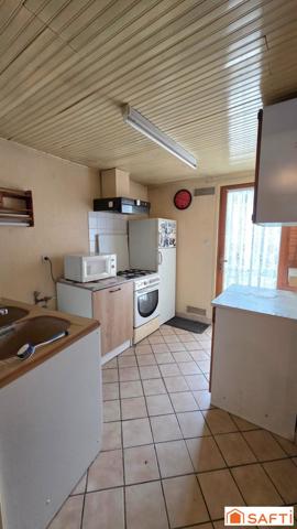 Maison T3 à rénover avec cour, possibilité T4