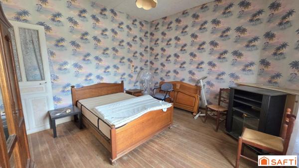 Maison T3 à rénover avec cour, possibilité T4