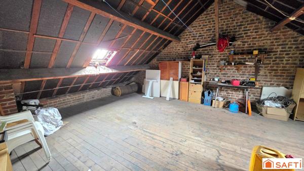 Maison T3 à rénover avec cour, possibilité T4