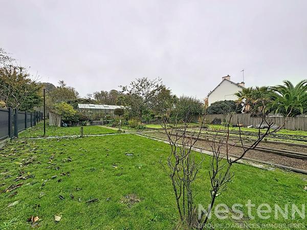 HENNEBONT ,Terrain constructible de 471 m², exposé plein sud