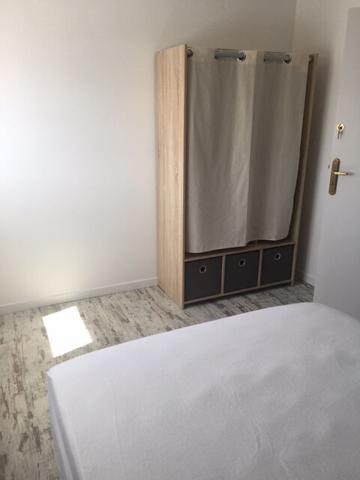 Chambre avec salle d'eau privative en COLOCATION meublée à 15 mn des Herbiers