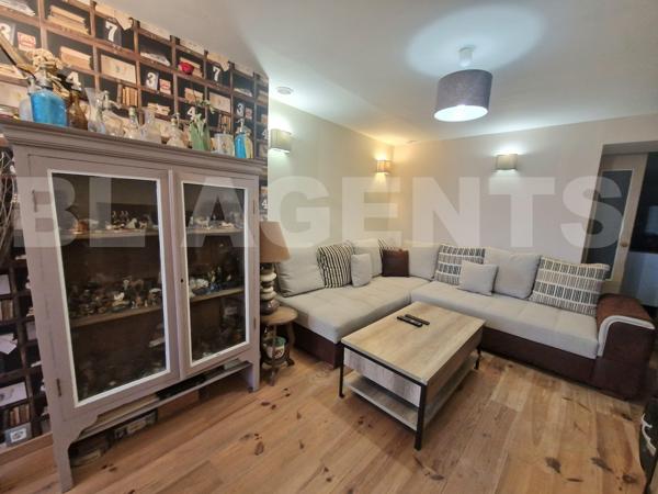 Maison semi-troglodytique avec dépendances