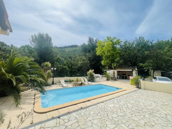 Villa de type 4 de 95 m² sur parcelle de 2 800 m² de terrain naturel